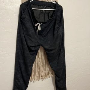 Vuori Camo Sunday Performance Joggers
